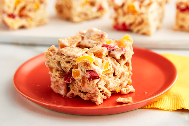 No-Bake Fruity Cinnamon Toast Crunch™ Cereal Bars