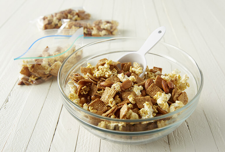 Glazed Cinnamon and Popcorn Snack Mix | Cinnamon Toast Crunch